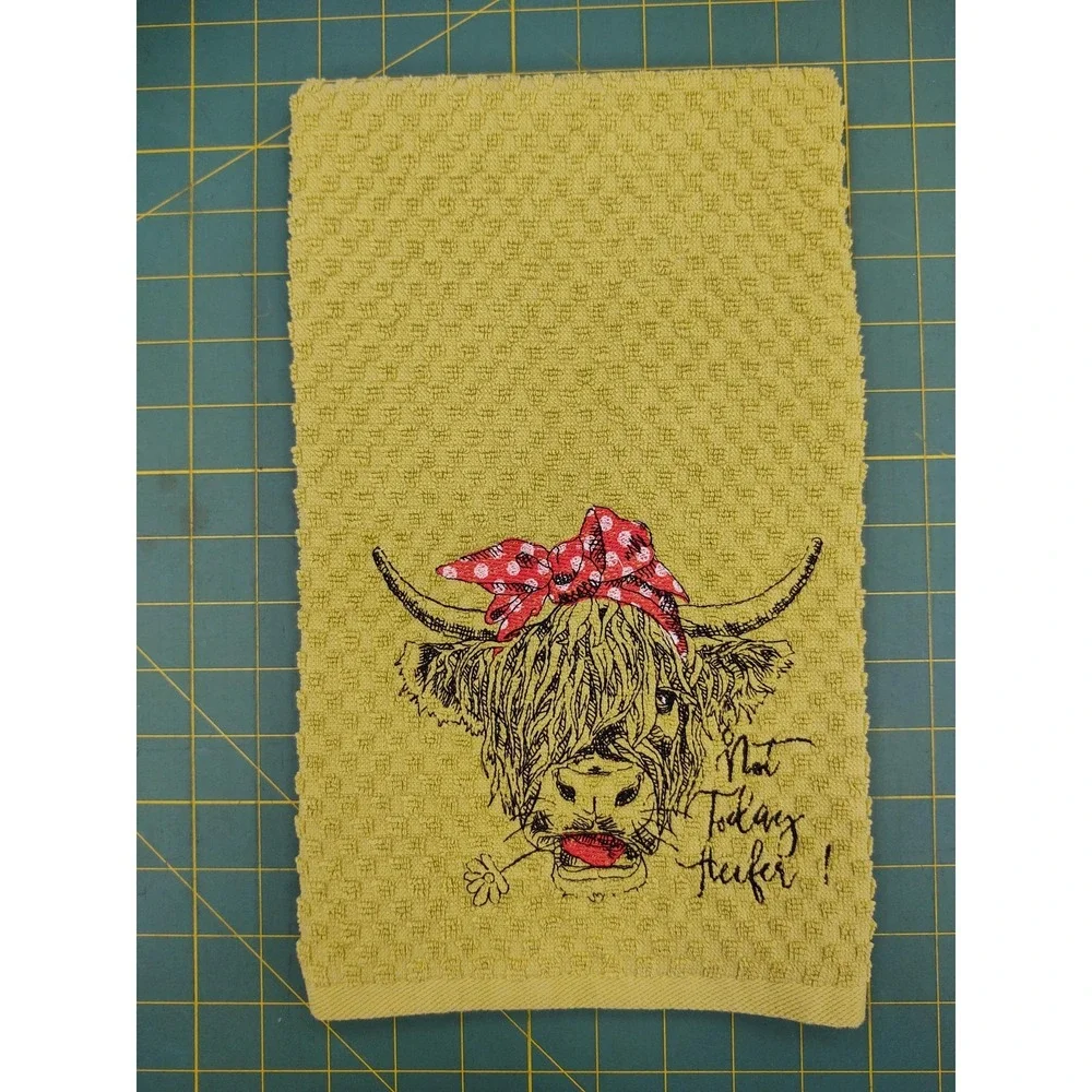 HIGHLAND COW With Red Headband Kitchen Bath Hand Bar Towel Great Gift!